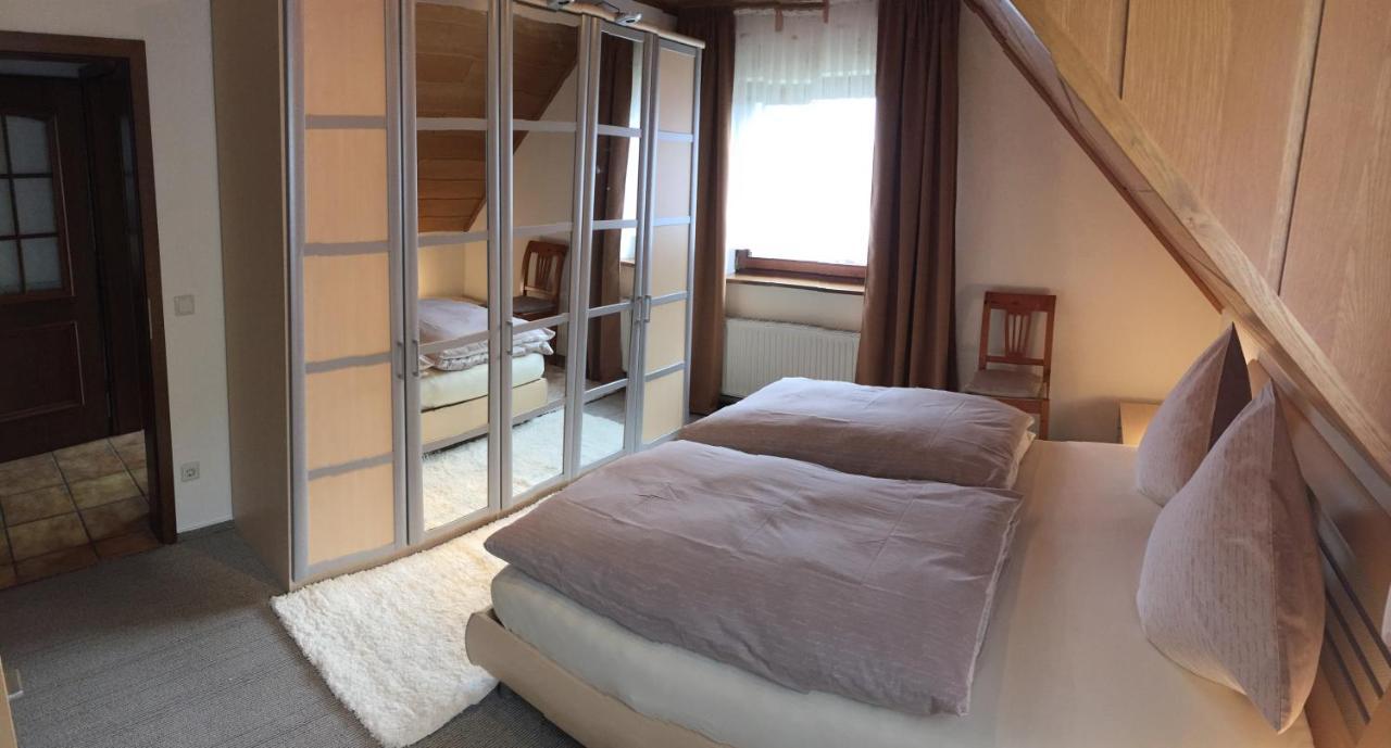 Ferienwohnung Unter Dem Schild Oberfell Exterior foto